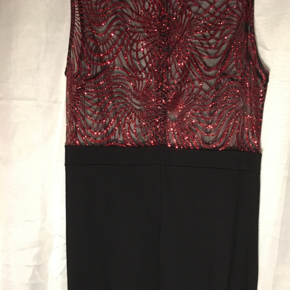 Plus Size Bodycon Dress - Picture 5 of 5